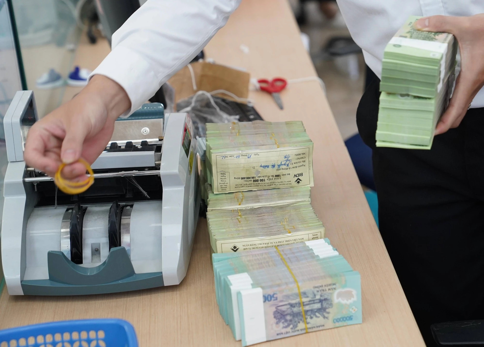 Vay 3 ngân hàng rồi có vay tiếp được không và các lưu ý nên biết