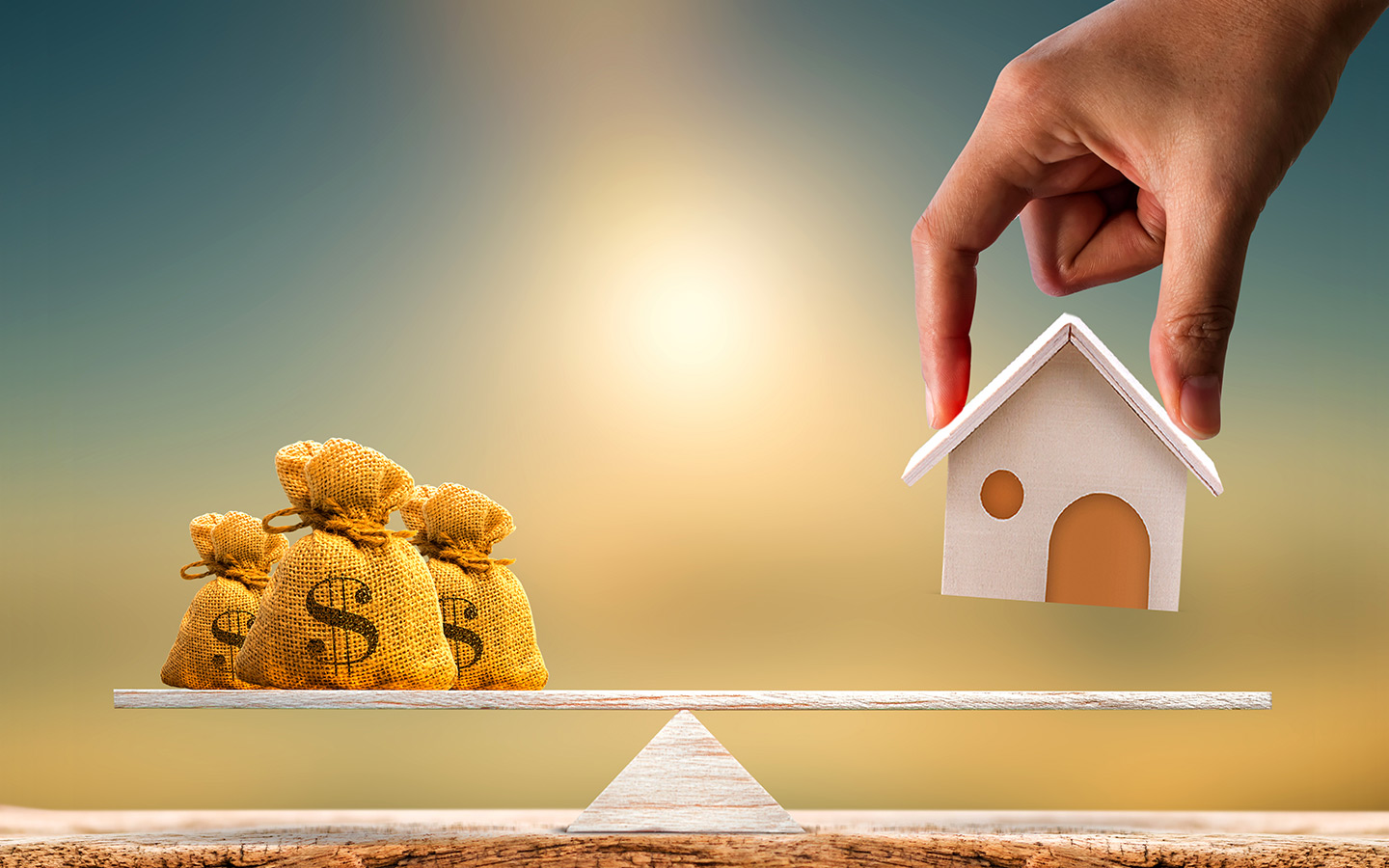 Có nên vay ngân hàng lãi suất thấp mua nhà trả góp hay không?