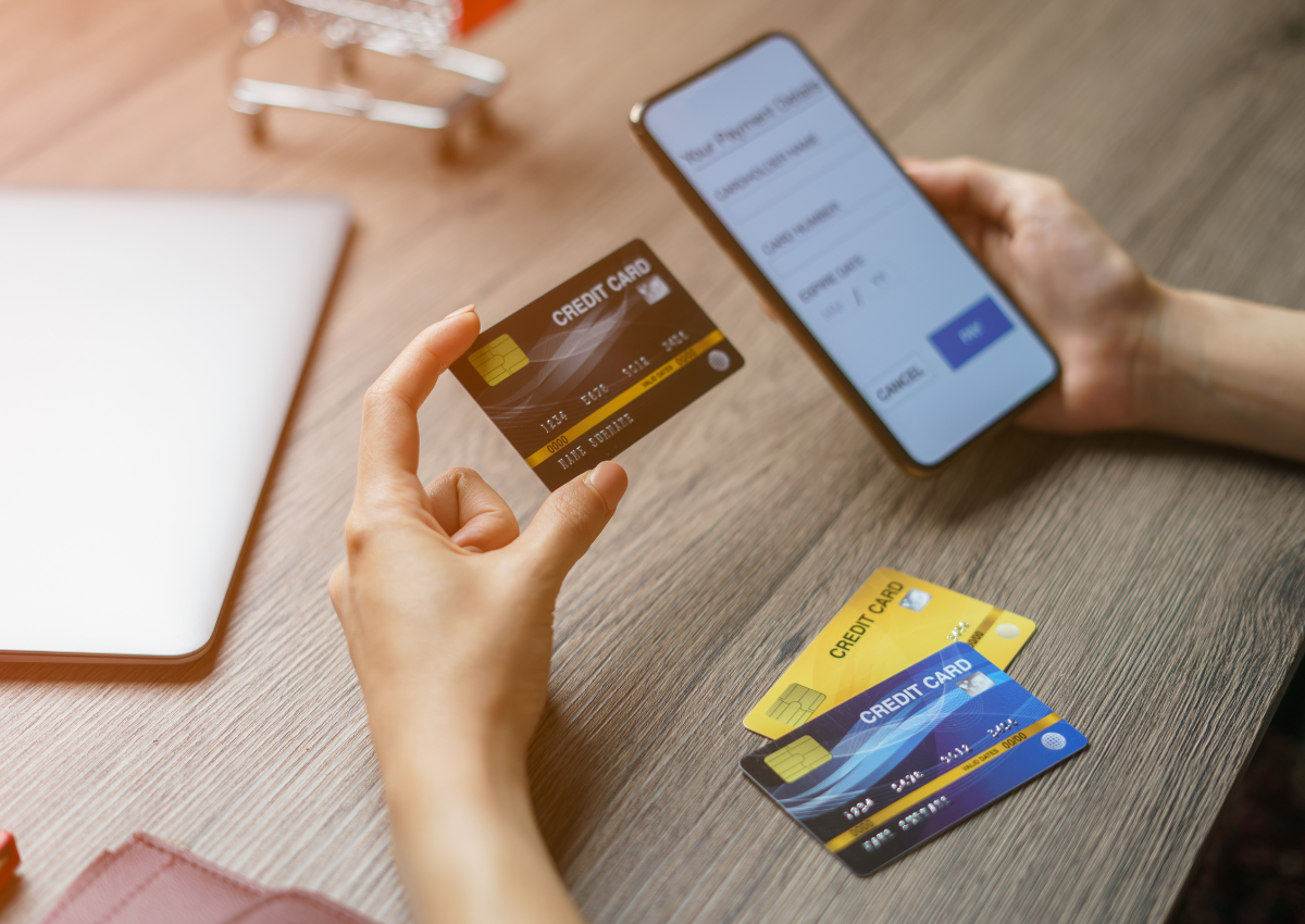 Các phương thức “rút thẻ tín dụng online” hợp pháp