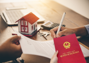 Vay thế chấp sổ đỏ không chính chủ mà không có ủy quyền hợp pháp là vi phạm pháp luật