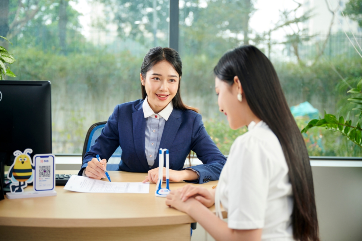 Chuyển ngân hàng có bị phụ phí không