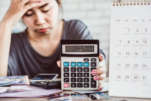 Rủi ro khi đáo hạn ngân hàng từ góc độ tính toán